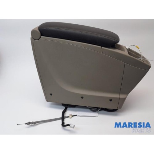 Renault - Scenic - Armrest