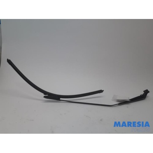 Renault - Scenic - Front wiper arm