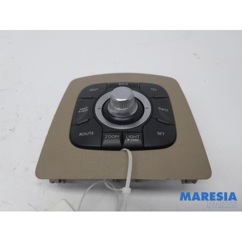 Renault - Scenic - Navigation control panel