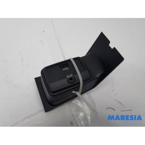 Alfa Romeo - Mito - AUX/USB aansluiting