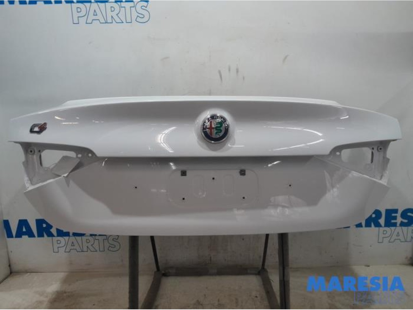 Alfa Romeo - Giulia - Tailgate