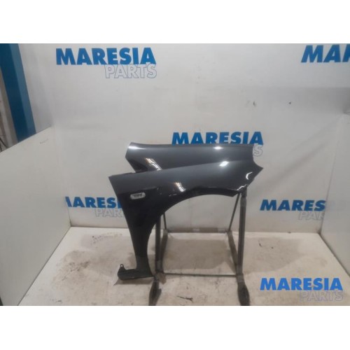 Fiat - Punto - Front wing, right