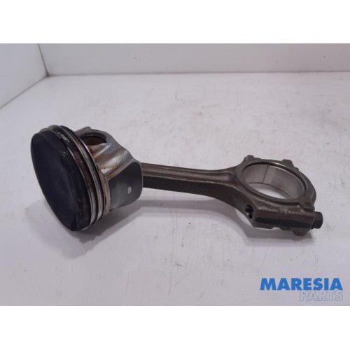 Renault - Clio - Connecting rod