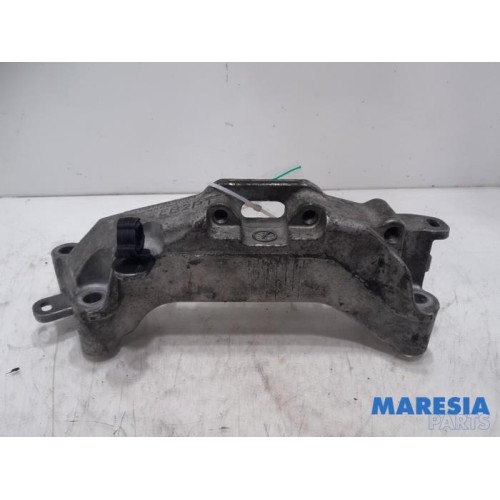 Peugeot - 308 - Engine mount