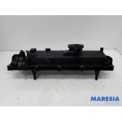 Renault - Megane - Rocker cover