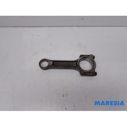 Renault - Megane - Connecting rod