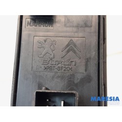 Peugeot - 3008 - Multi-functional window switch