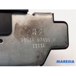 Peugeot - 3008 - Tailgate lock mechanism