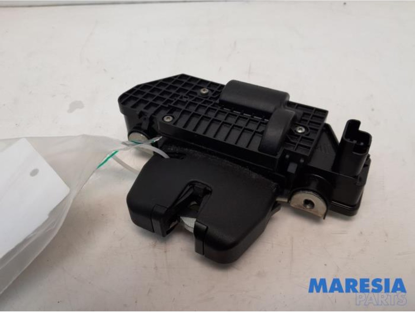 Peugeot - 3008 - Tailgate lock mechanism