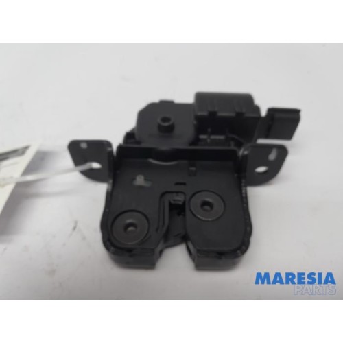 Renault - Scenic - Tailgate lock mechanism