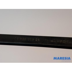 Peugeot - 3008 - Front wiper arm