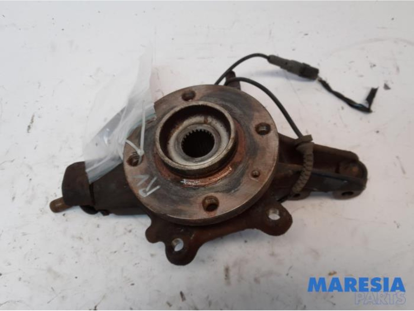 Peugeot - 3008 - Knuckle, front right