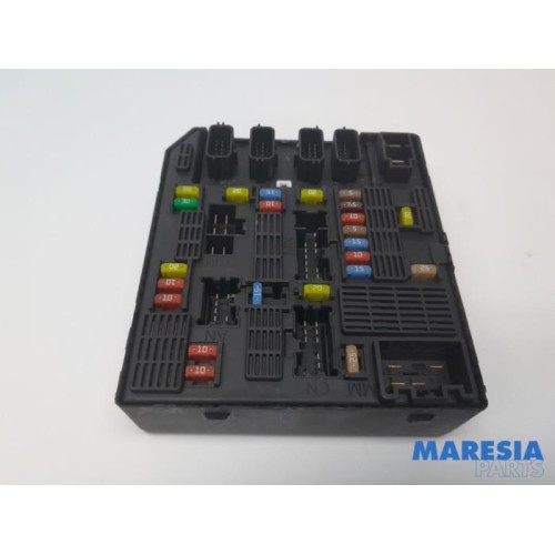 Renault - Scenic - Fuse box