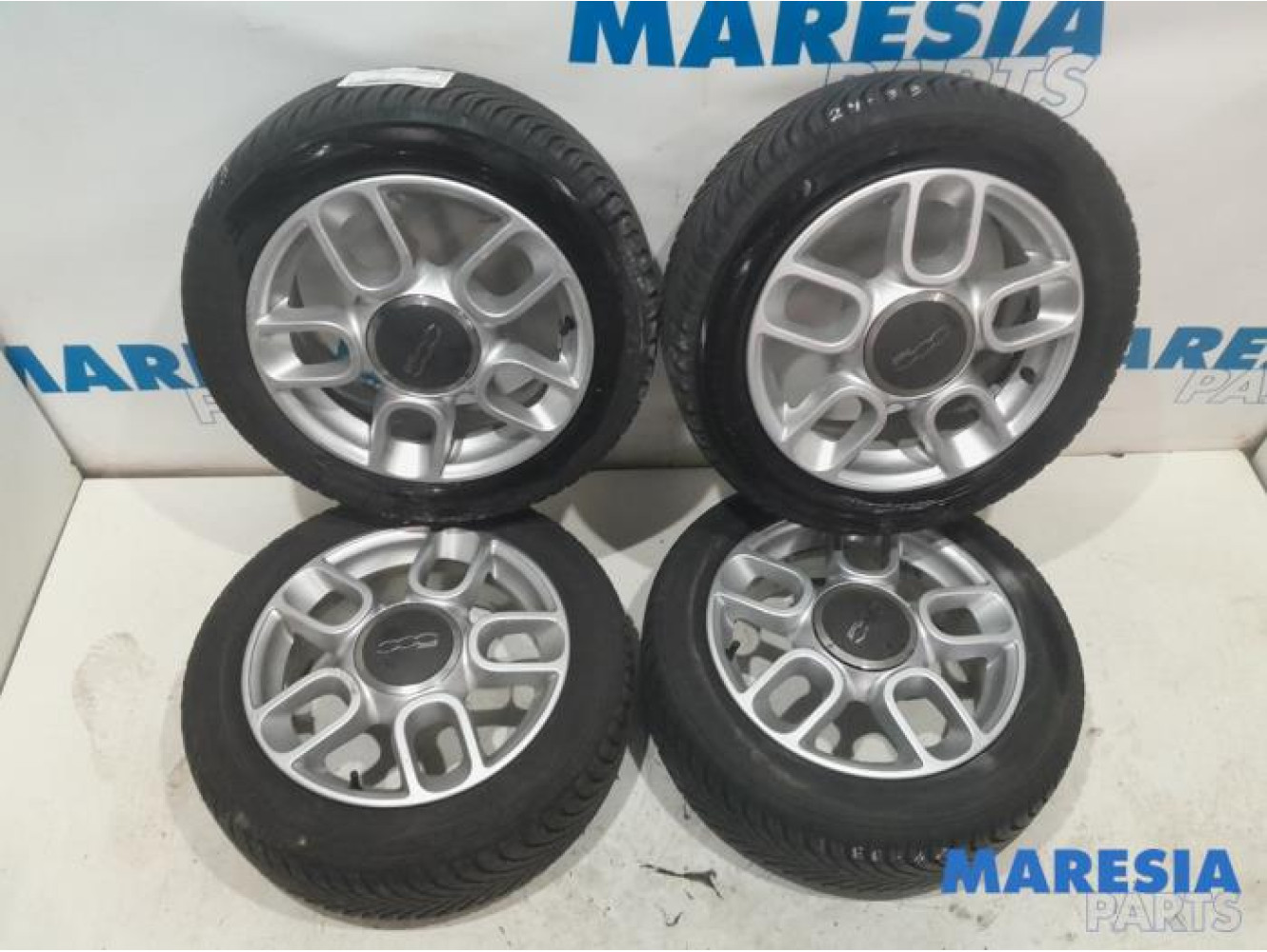 Fiat - 500 - Sportvelgenset + banden