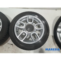 Fiat - 500 - Sportvelgenset + banden