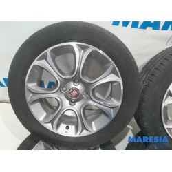 Fiat - Punto - Sportvelgenset + banden