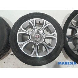 Fiat - Punto - Sportvelgenset + banden