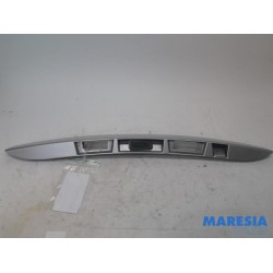Renault - Scenic - Tailgate handle