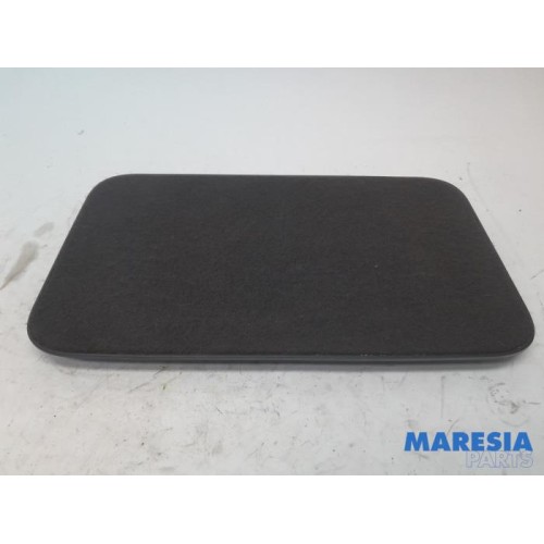 Renault - Scenic - Storage compartment