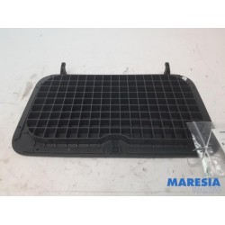 Renault - Scenic - Storage compartment
