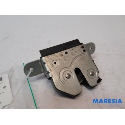 Fiat - 500 - Tailgate lock mechanism