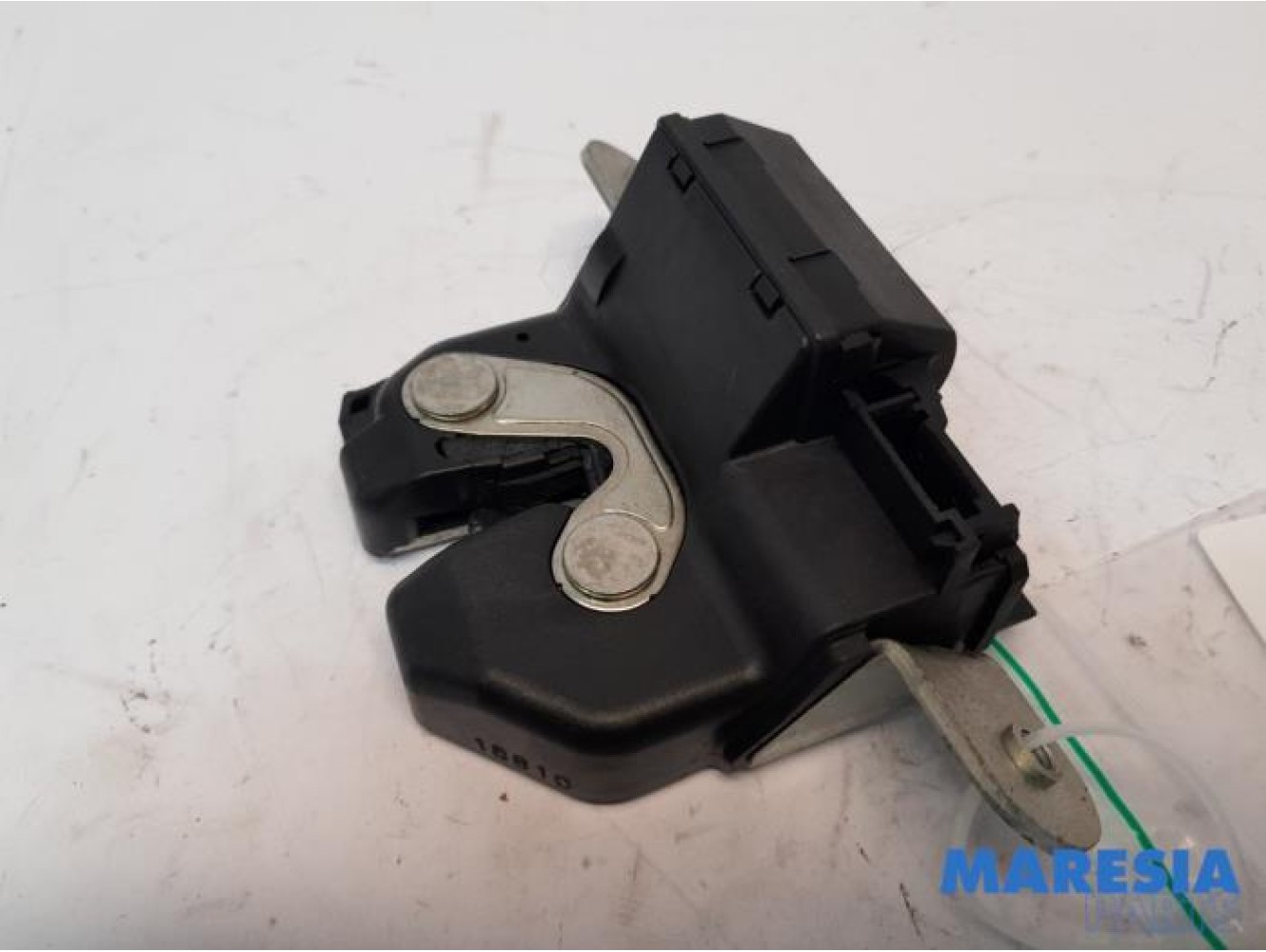 Fiat - 500 - Tailgate lock mechanism