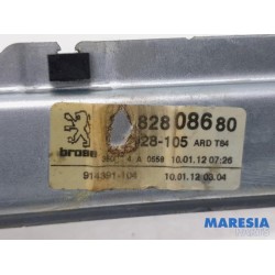 Peugeot - 3008 - Rear door window mechanism 4-door, right