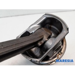 Renault - Megane - Connecting rod