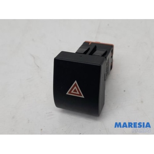 Peugeot - 3008 - Panic lighting switch