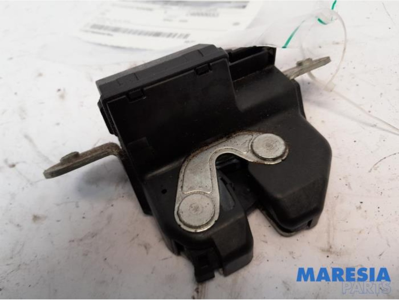 Fiat - 500 - Tailgate lock mechanism