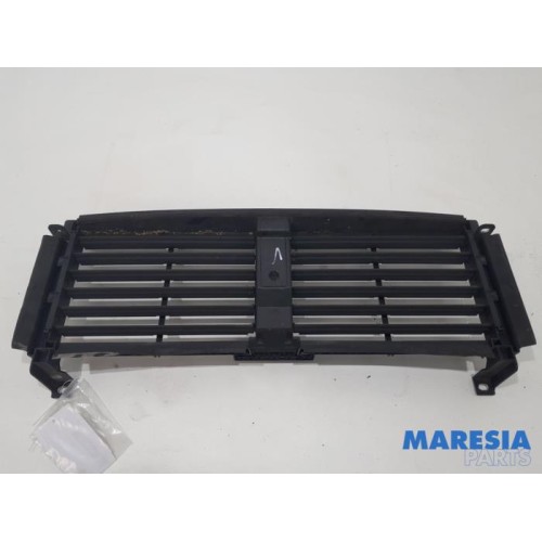 Nissan - NV300 - Air funnel