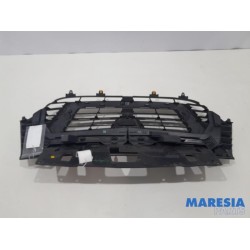 Nissan - NV300 - Grille