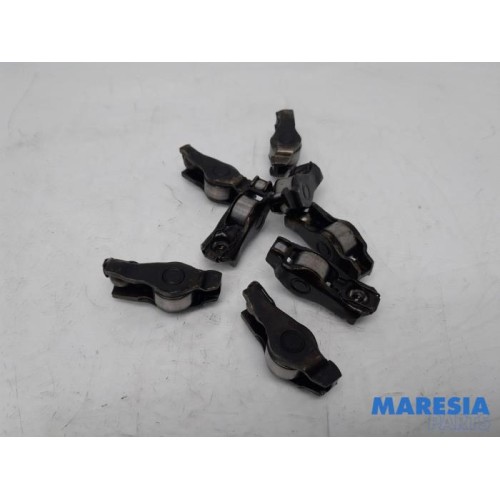 Peugeot - 207 - Rocker arm