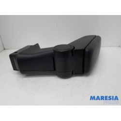 Alfa Romeo - Mito - Armrest