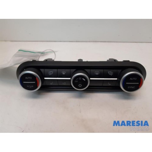 Alfa Romeo - Giulia - Heater control panel