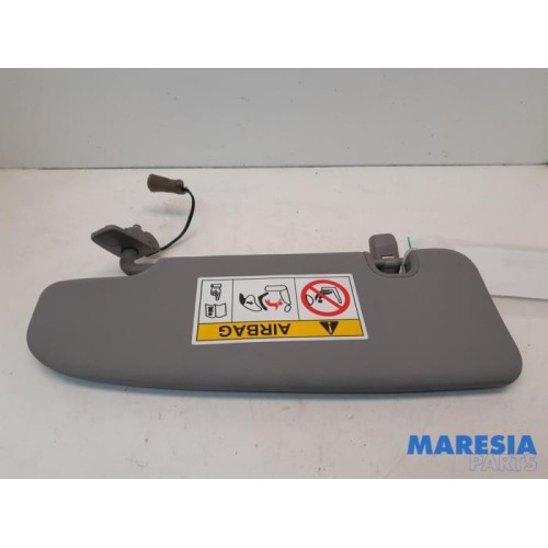 Alfa Romeo - Giulia - Sun visor
