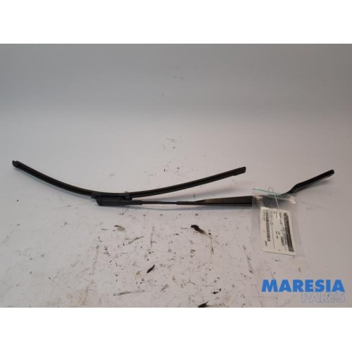 Alfa Romeo - Mito - Front wiper arm