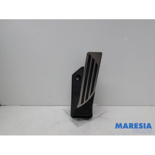 Alfa Romeo - Giulia - Accelerator pedal