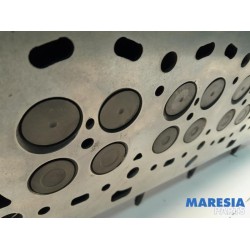 Renault - Master - Cylinder head