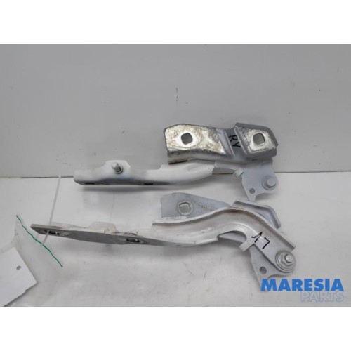 Alfa Romeo - Giulia - Bonnet Hinge