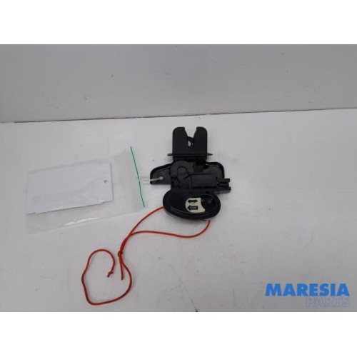 Alfa Romeo - Giulia - Tailgate lock mechanism