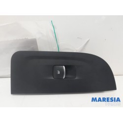 Alfa Romeo - Giulia - Electric window switch