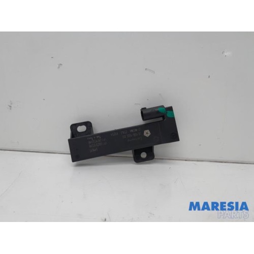 Alfa Romeo - Giulia - Keyless entry antenna