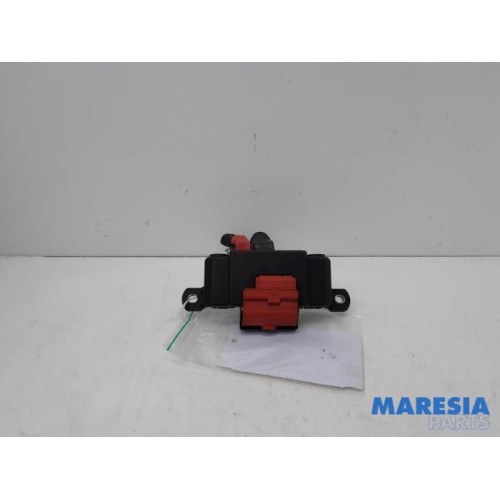 Alfa Romeo - Giulia - Battery pole