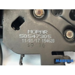 Alfa Romeo - Giulia - Bonnet lock mechanism