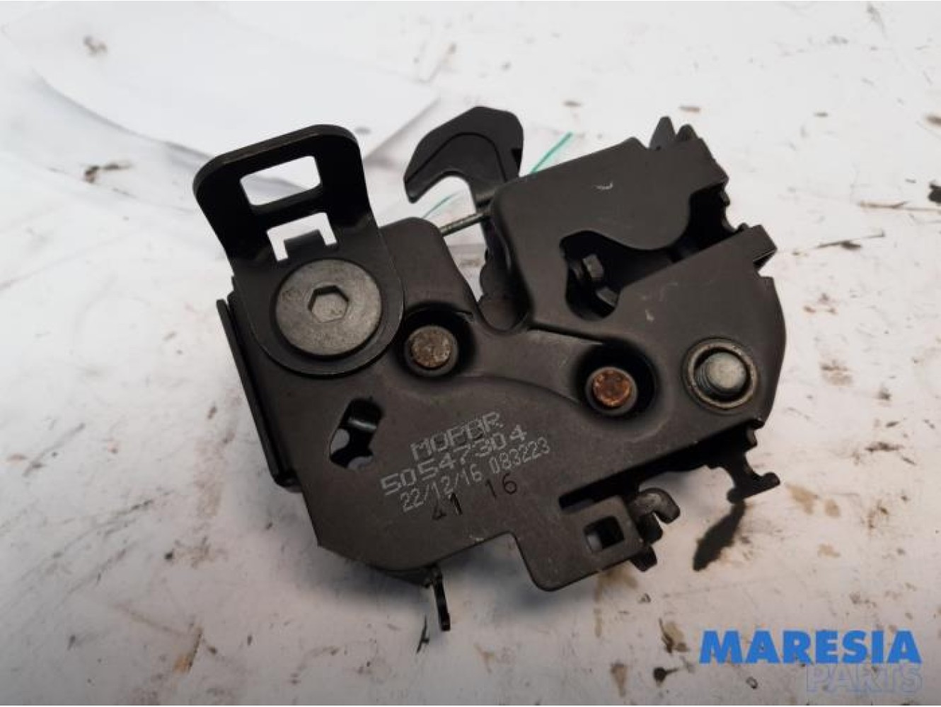 Alfa Romeo - Giulia - Bonnet lock mechanism