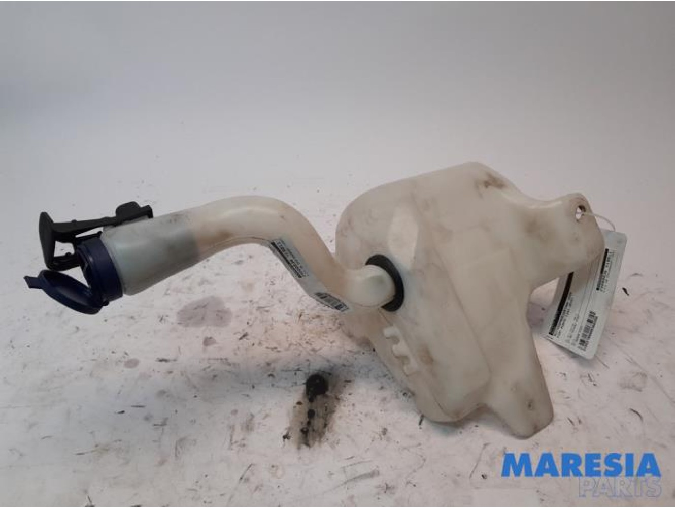 Fiat - Punto - Front windscreen washer reservoir
