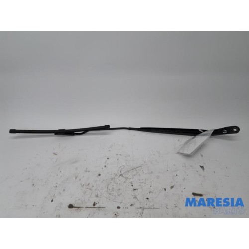 Citroen - C3 - Front wiper arm