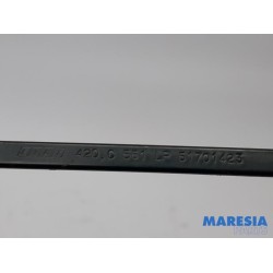 Citroen - C3 - Front wiper arm