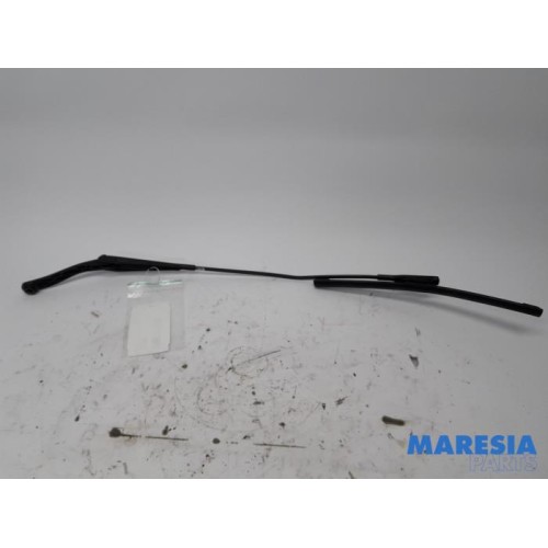Citroen - C3 - Front wiper arm
